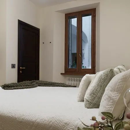 Scappo In Umbria, L'incanto *