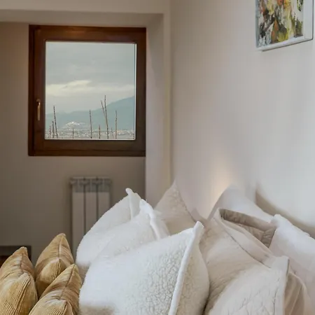 Scappo In Umbria, L'incanto
